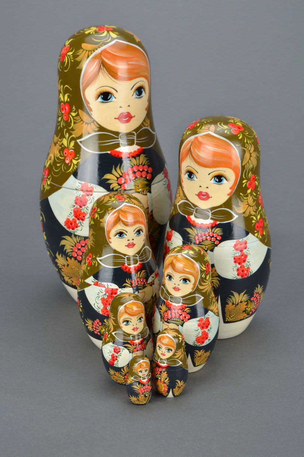 Muñeca rusa pintada a la Petrykivka foto 4