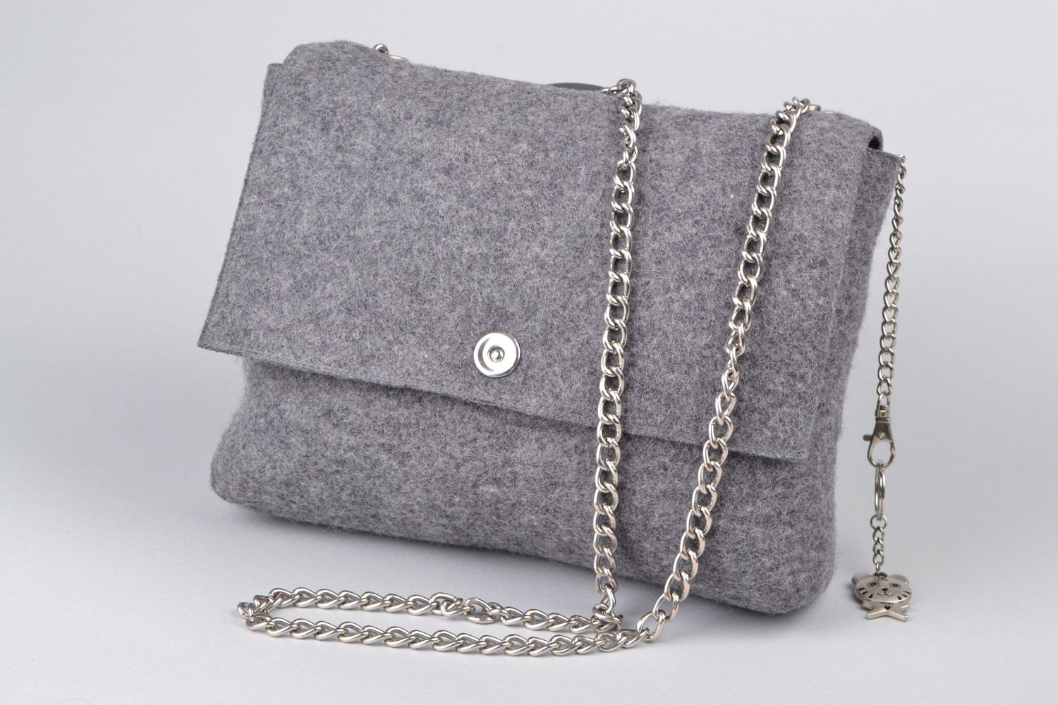 Handmade laconic handbag of gray color felted of wool with metal chain handle photo 2