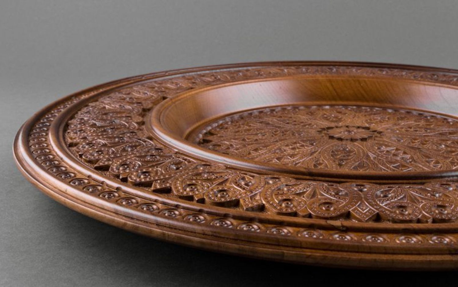 Декоративная тарелка деревянная фото 2