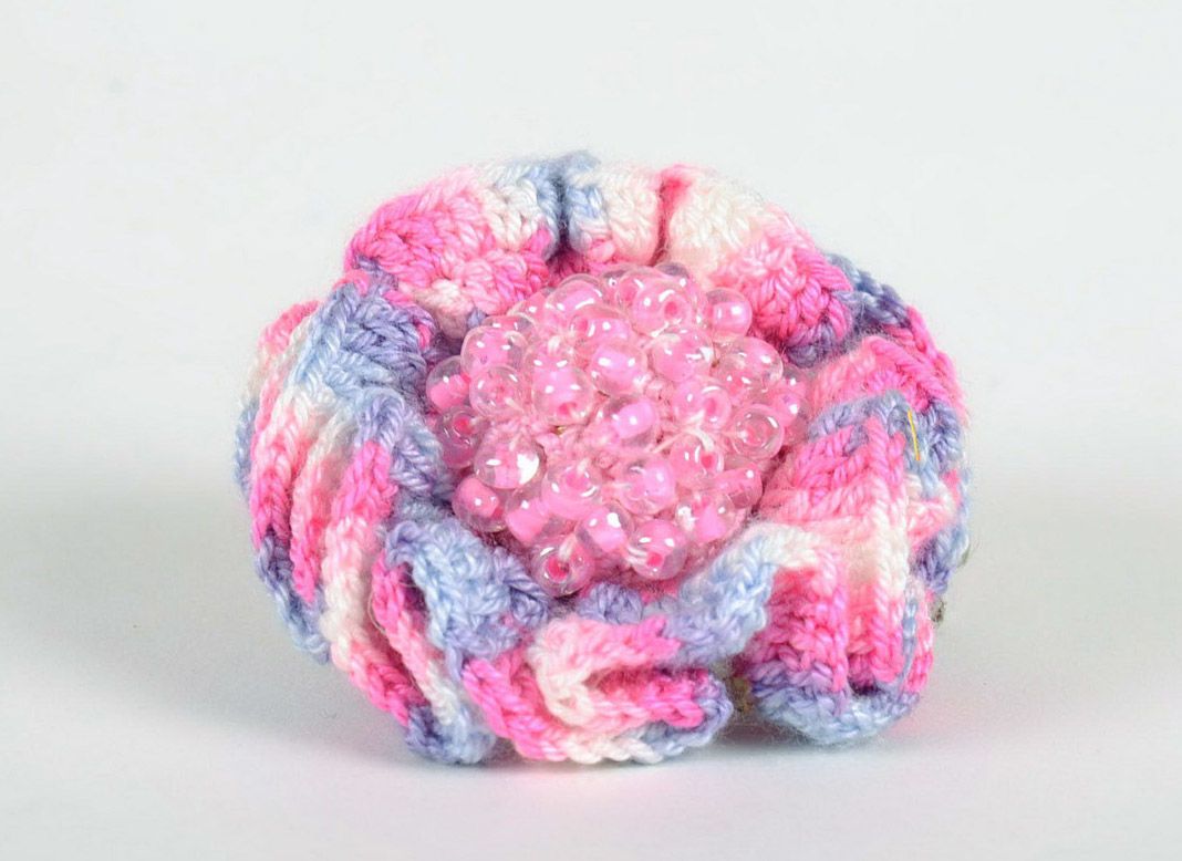 Broche barrette tricotée Fleur faite main photo 1