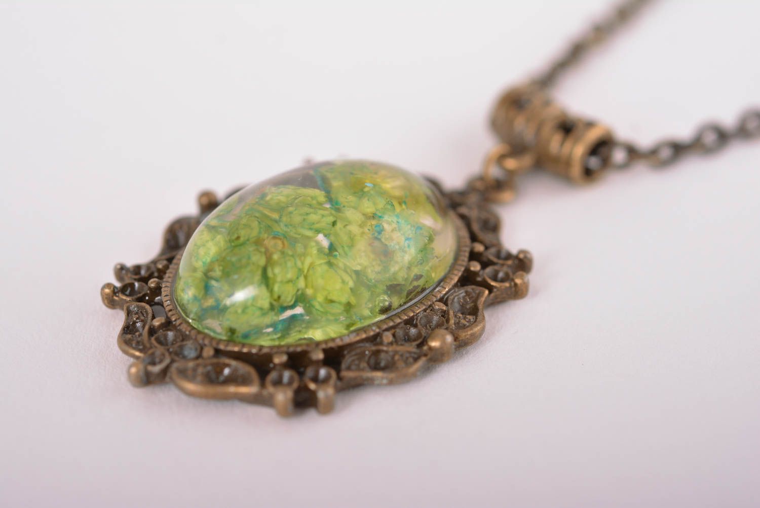 Stylish handmade pendant epoxy pendant with real flowers fashion trends photo 3