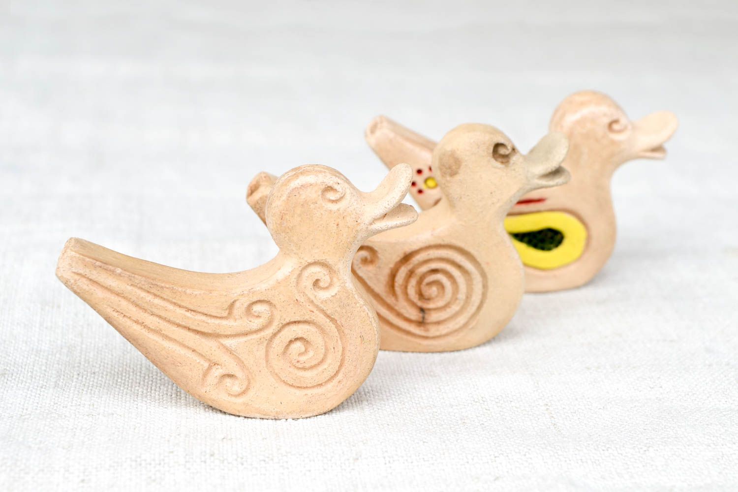 Игрушки из глины свистульки глиняные ручной работы керамические сувениры фото 4