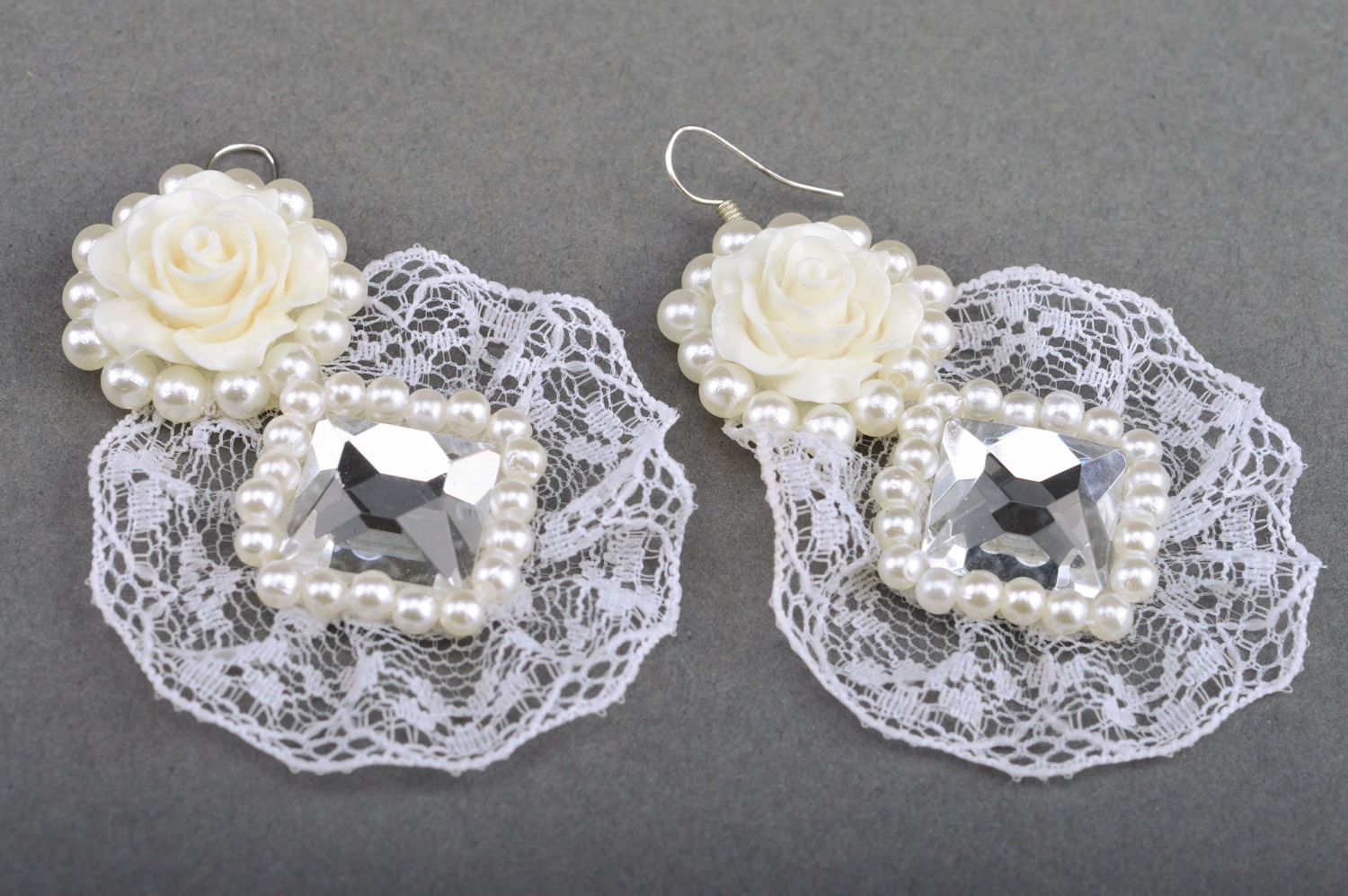 White handmade lacy dangle earrings with pearl-like beads and roses for girls photo 1