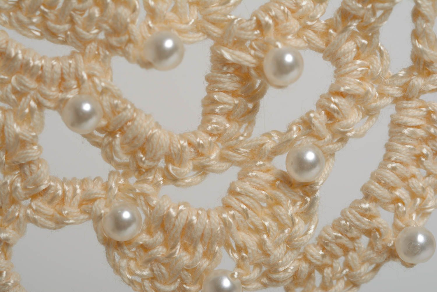 Joli collier tricoté en fils au crochet fait main de couleur ivoire pour femme photo 3