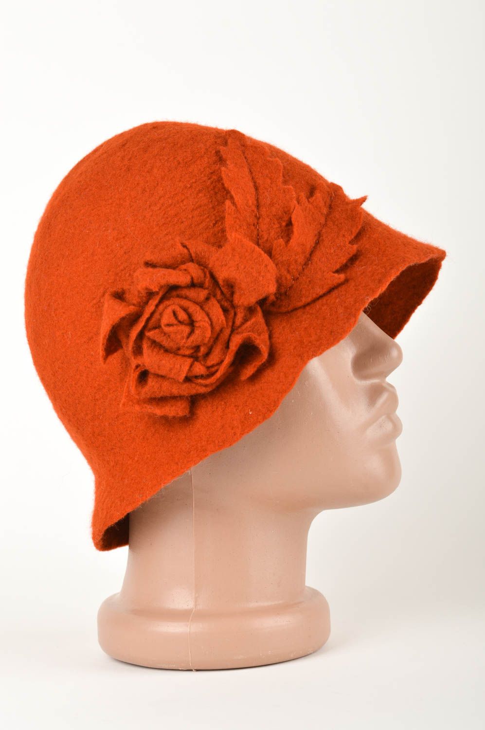 Chapeau femme fait main Cloche chapeau Accessoire femme laine feutrée orange photo 3