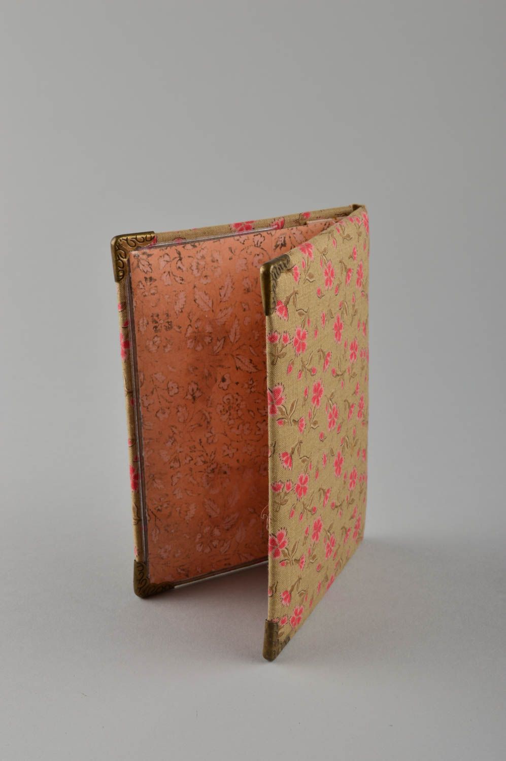 Funda de papel marrón hecha a mano regalo original estuche para pasaporte foto 5