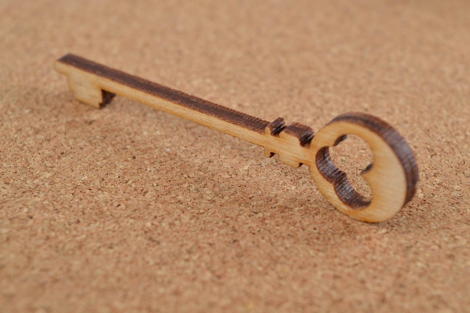 Deko aus Naturmaterialien handgemacht Holz Figur originell Miniatur bemalen foto 1