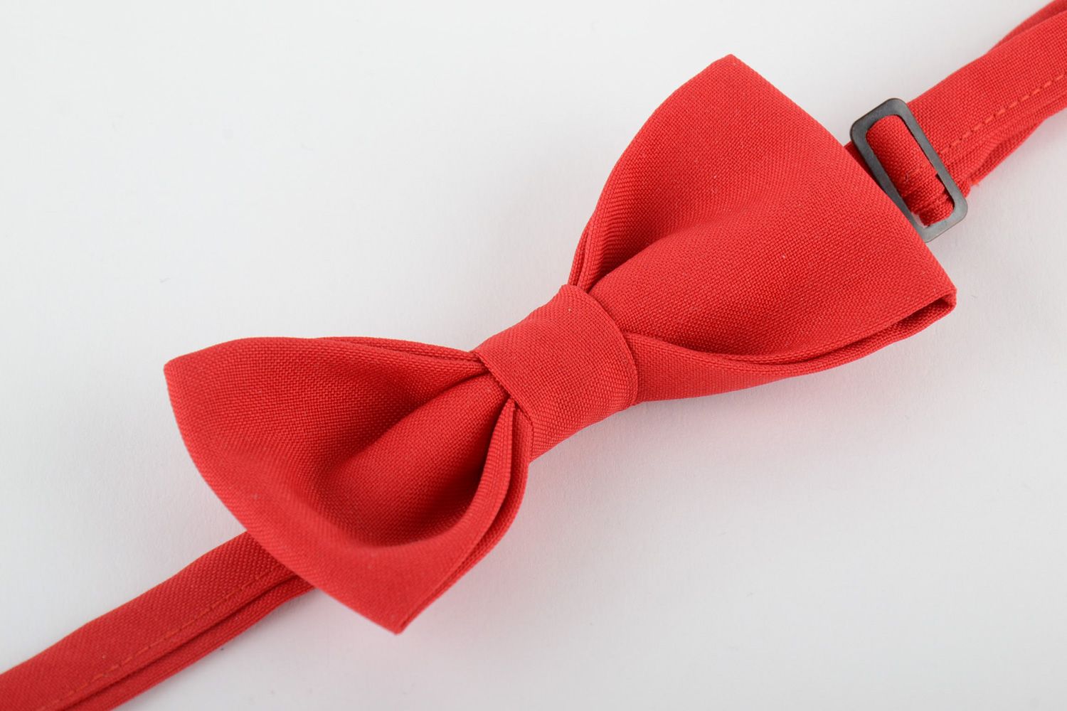 Bright handmade bow tie sewn of costume fabric of red color for extravagant men photo 4