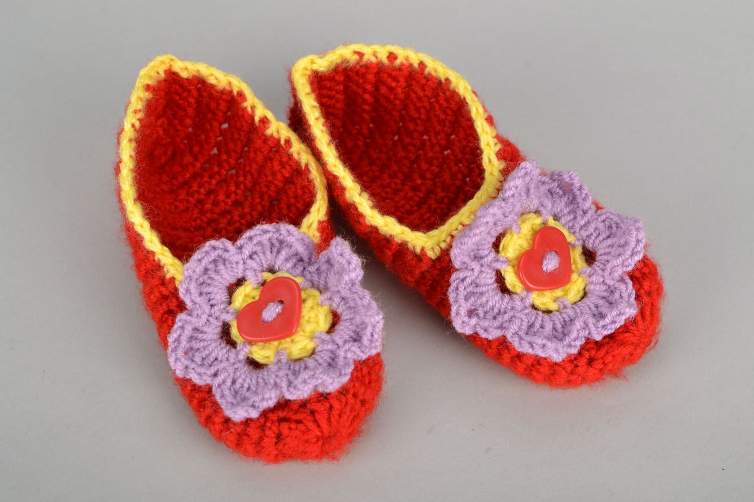 Pantofole di lana da bambine fatte a mano scarpe per casa in colore vivace foto 2