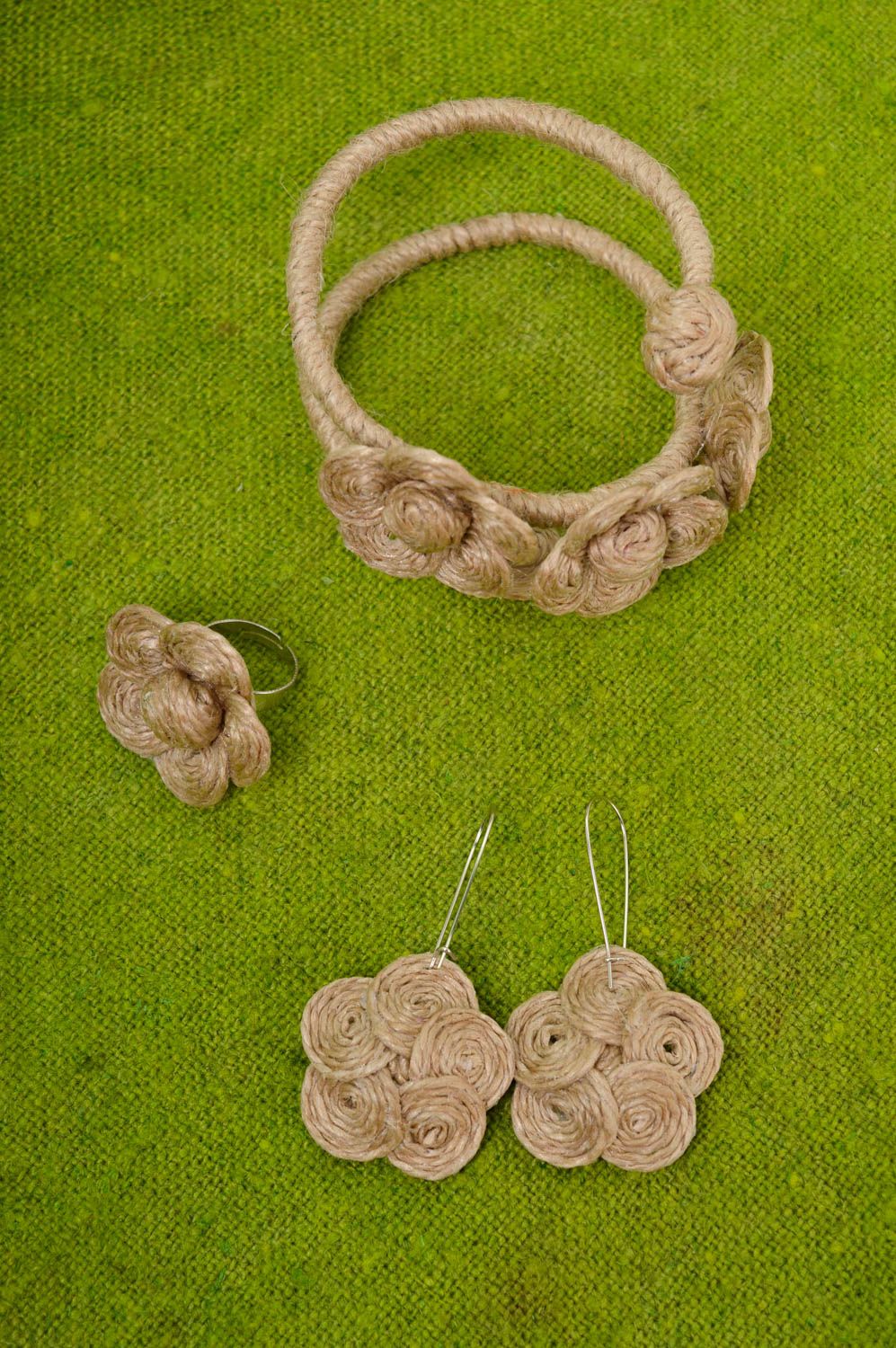 Parure de Bijoux fleurs fait main bague Bracelet boucles d'oreilles beiges photo 1