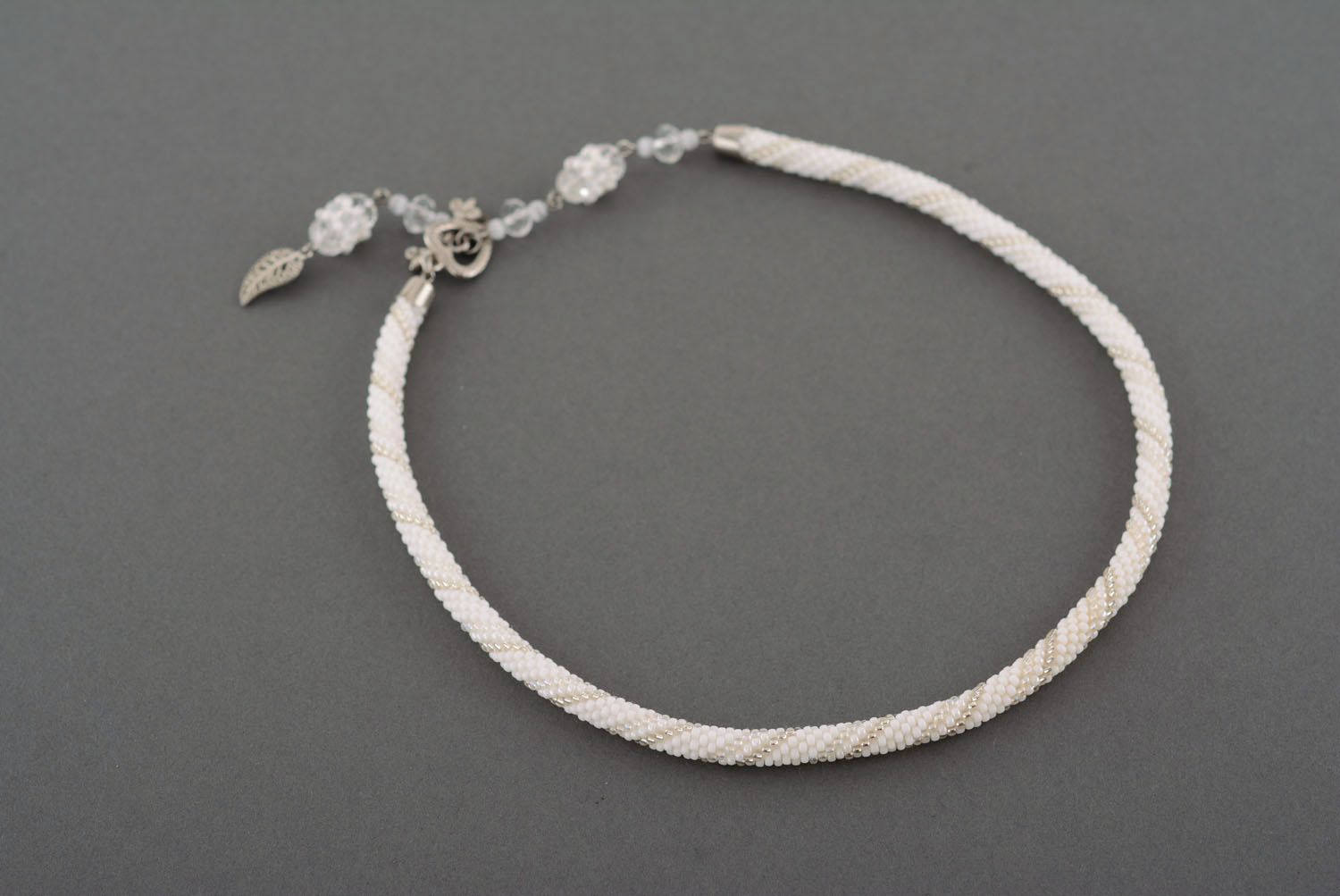 Beaded necklace-cord Snow photo 4