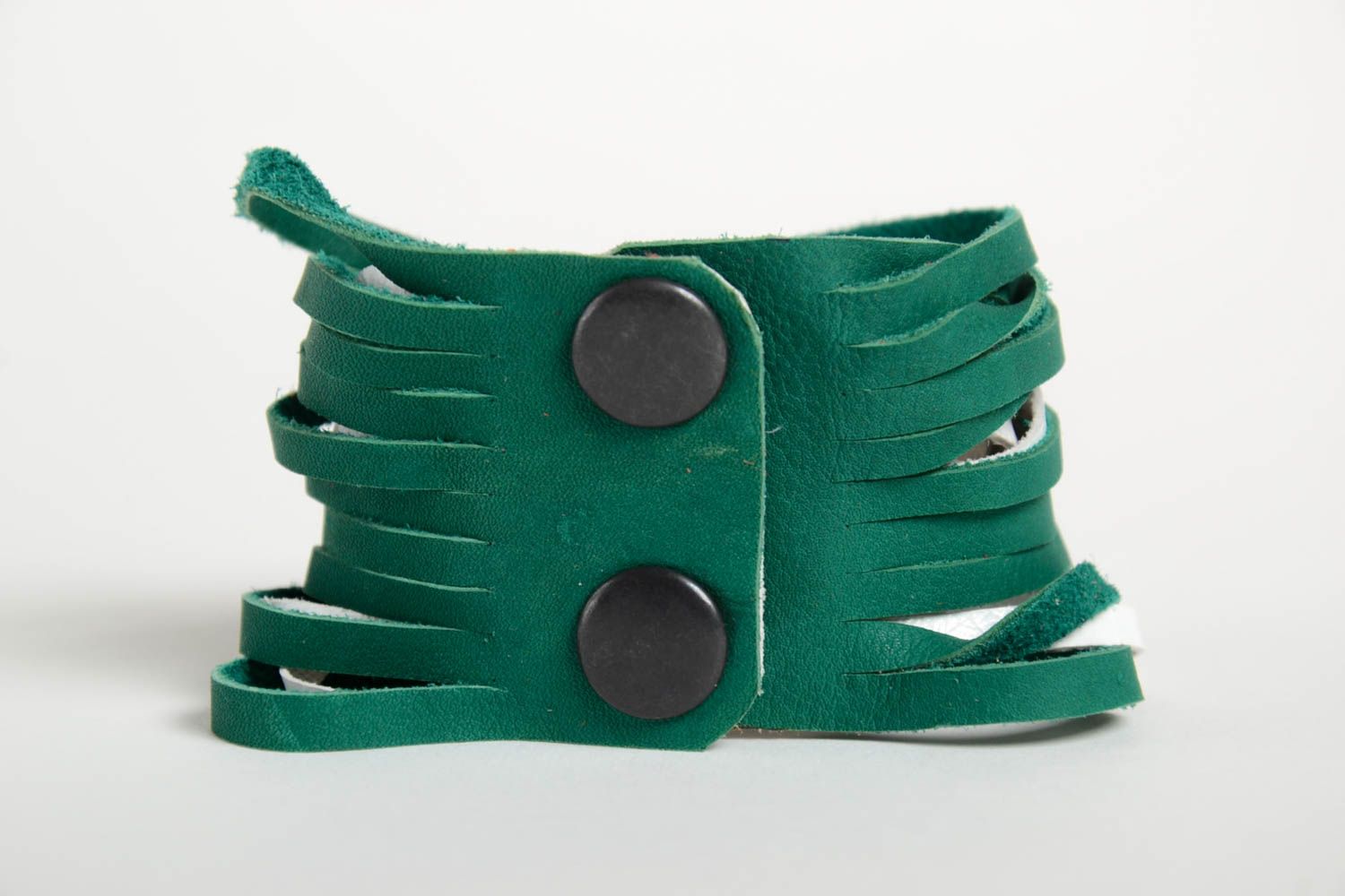 Широкий кожаный браслет ручной работы украшение из кожи браслет на руку зеленый фото 2