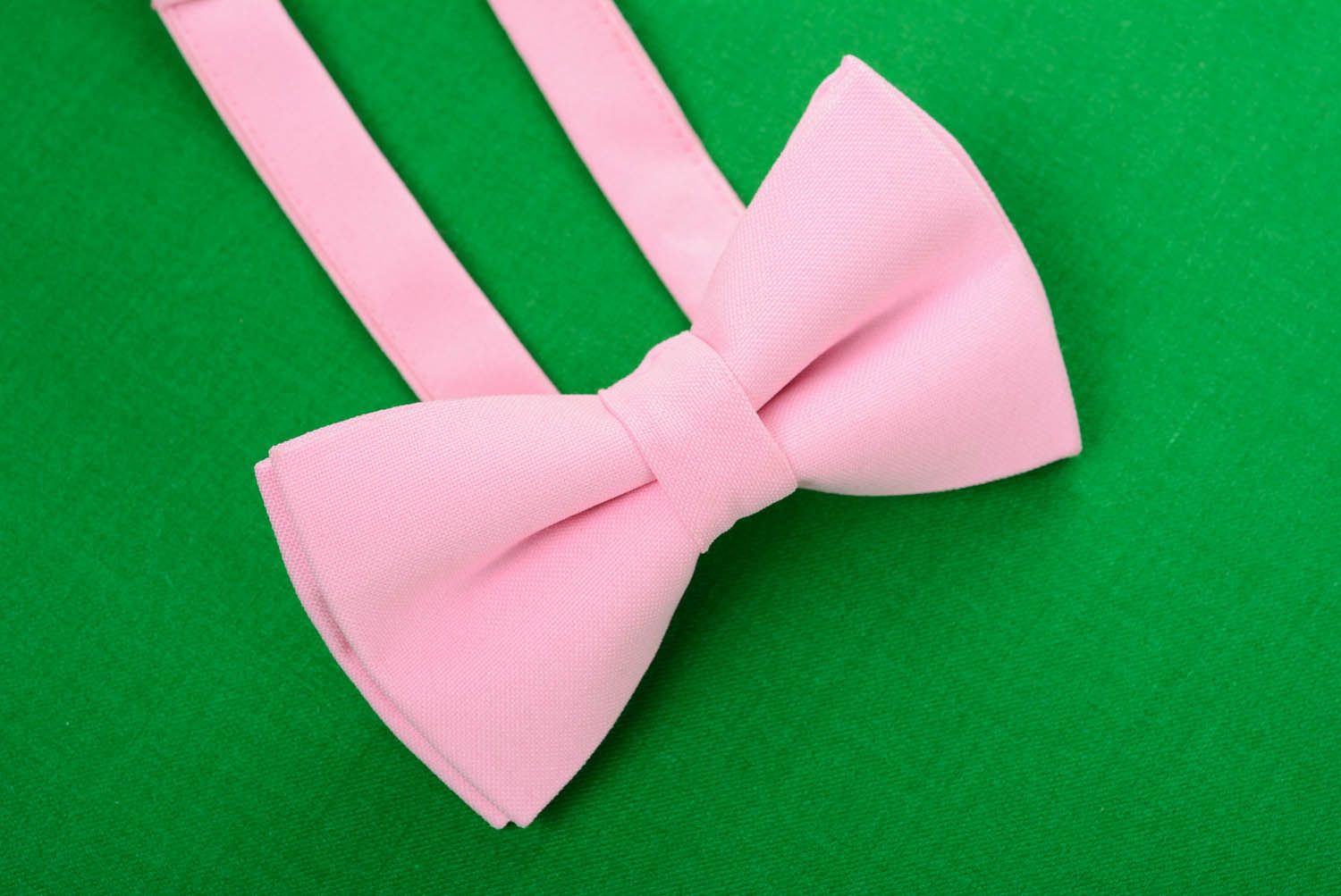 Light pink bow tie  photo 3