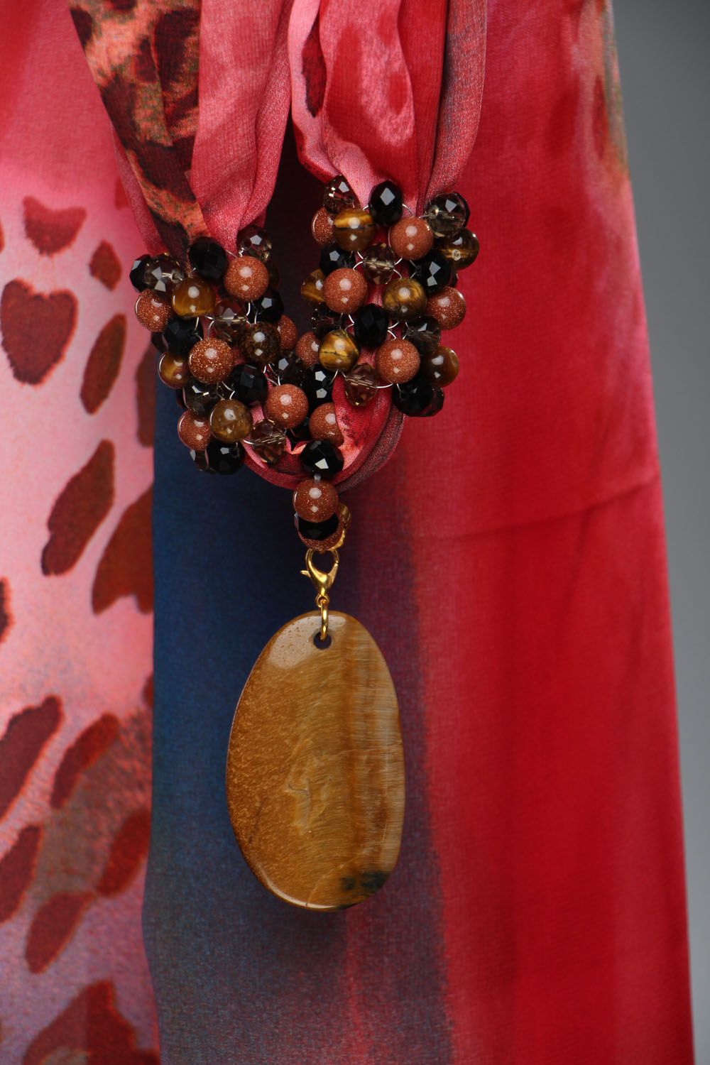 Silk scarf with tiger's eye and aventurine stones photo 4