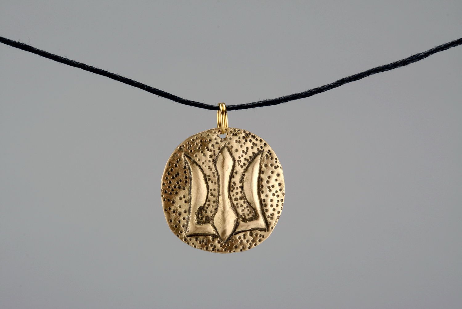 Brass pendant with gilding Trident photo 4
