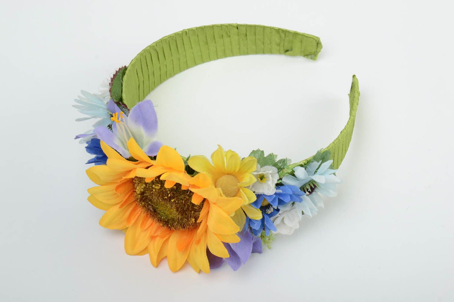 Handmade stylish colorful decorative headband with artificial field flowers photo 2