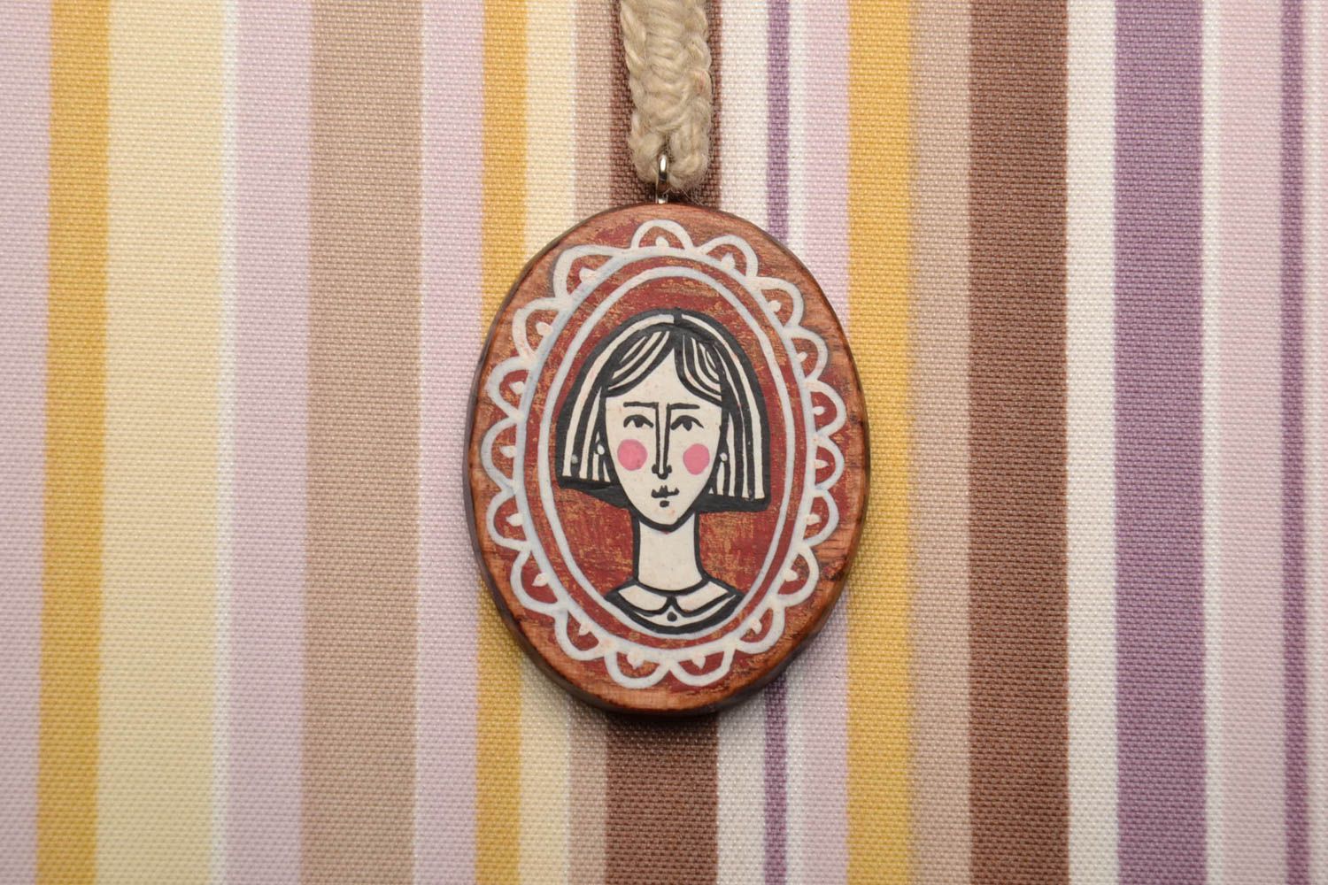 Wooden pendant with painting photo 1