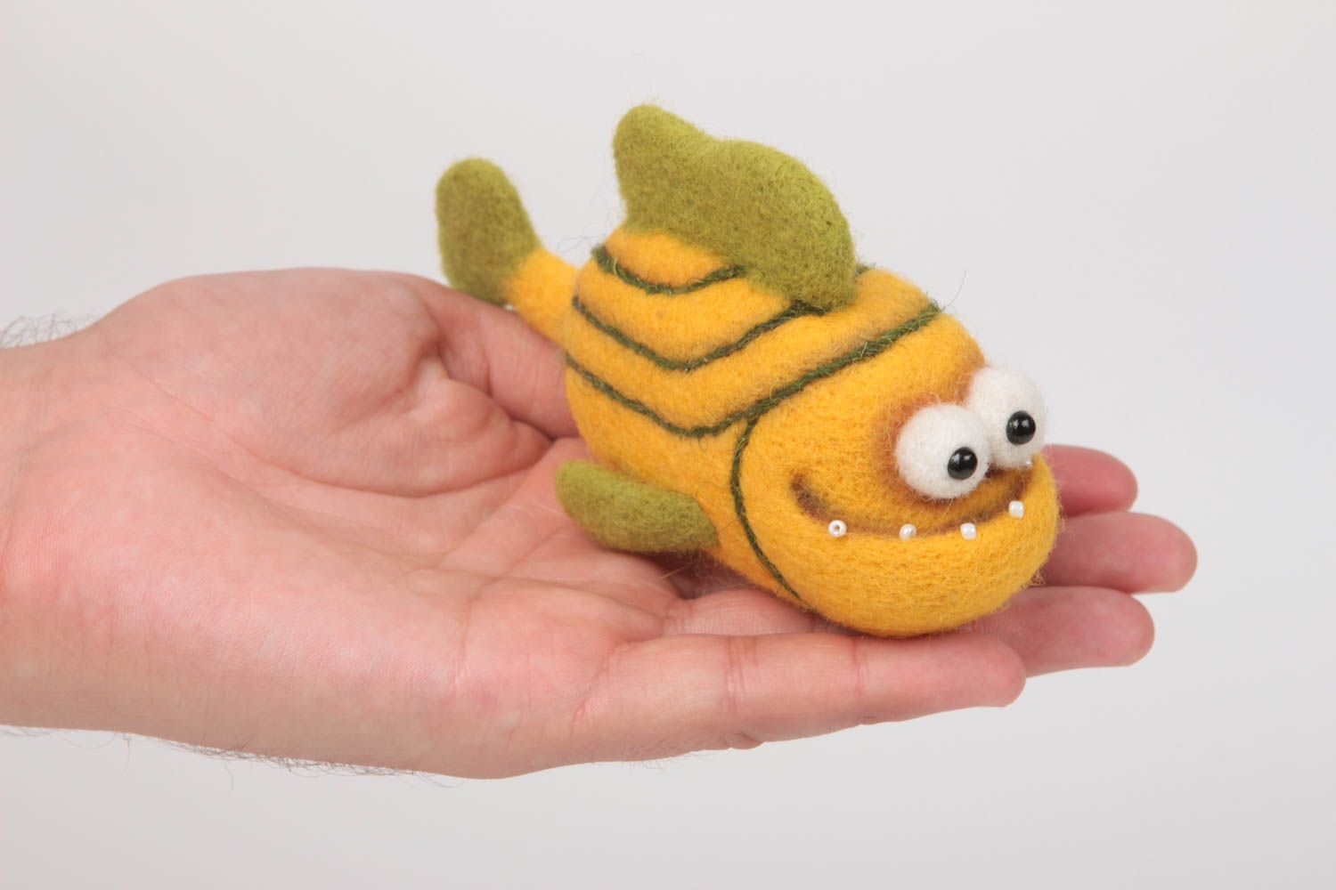 Stofftier Fisch handgemachtes Spielzeug kreatives Spielzeug aus Filzwolle foto 5