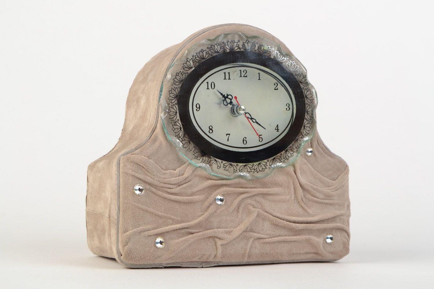 Винтажные часы-шкатулка декорированные замшей ручной работы с кристалами фото 1