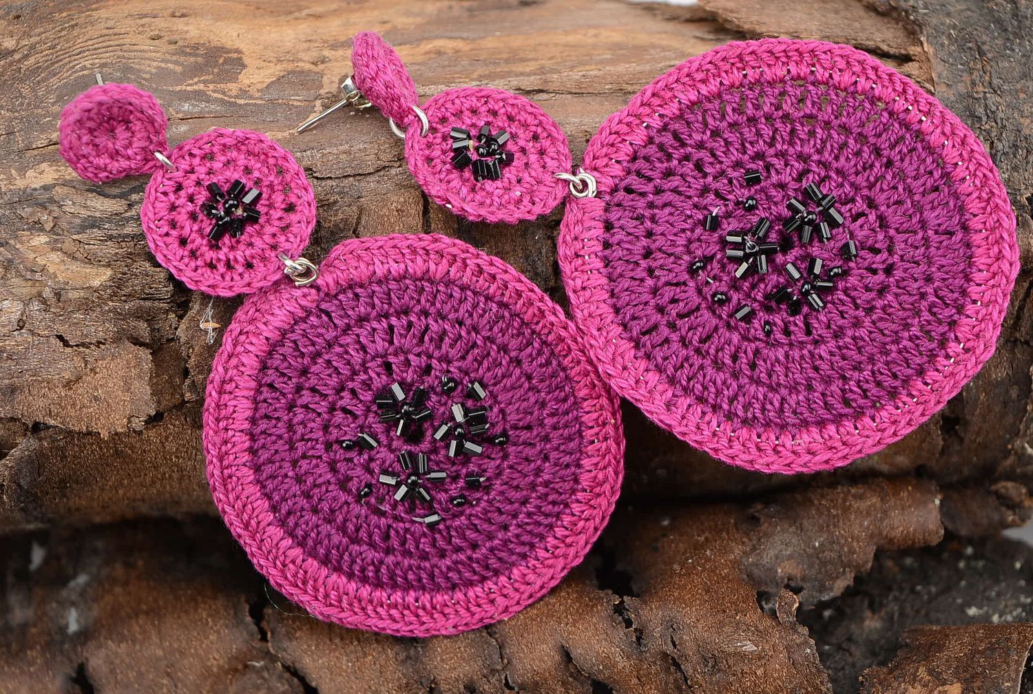 Purple crocheted earrings photo 3