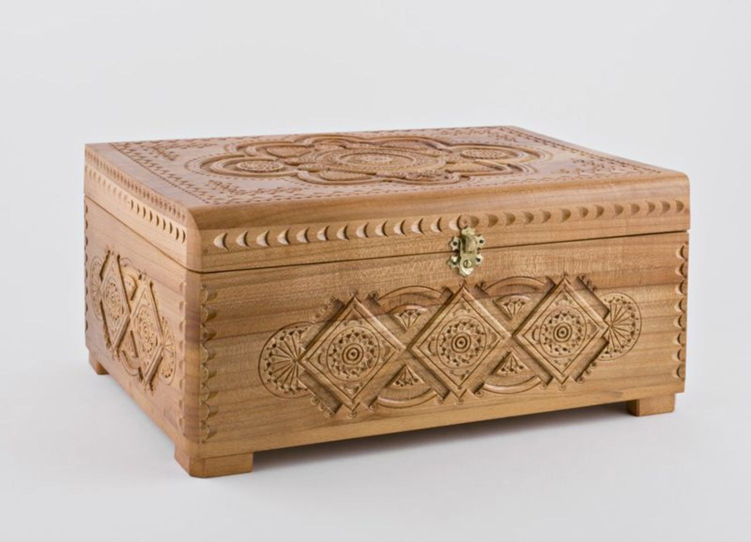 Carved wooden box with clasp photo 2