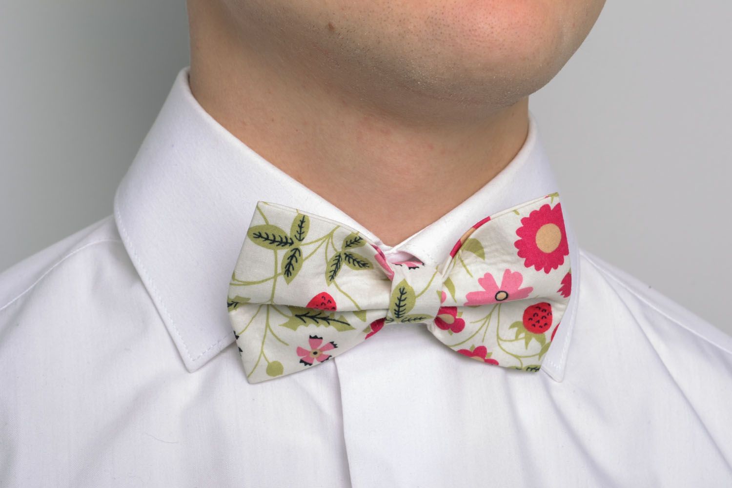 Bow tie with floral print photo 1