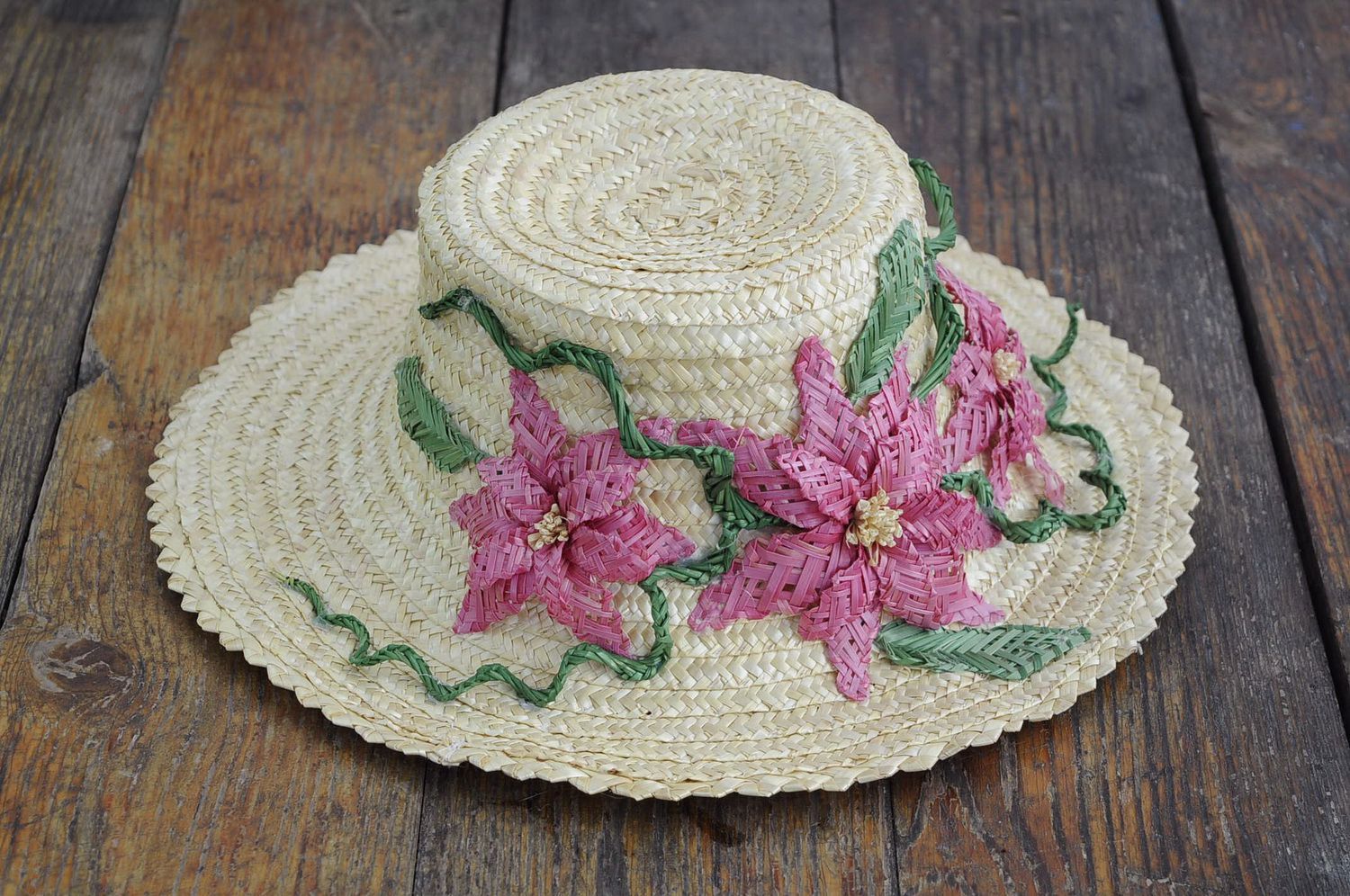 Соломенная женская шляпа с цветами фото 5