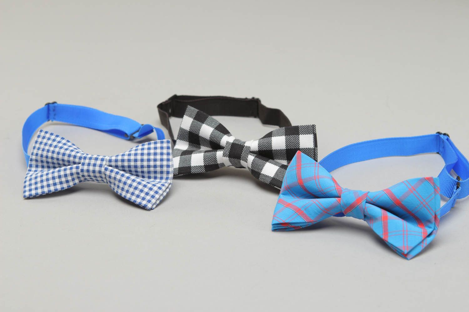 Set of three fabric bow ties photo 1