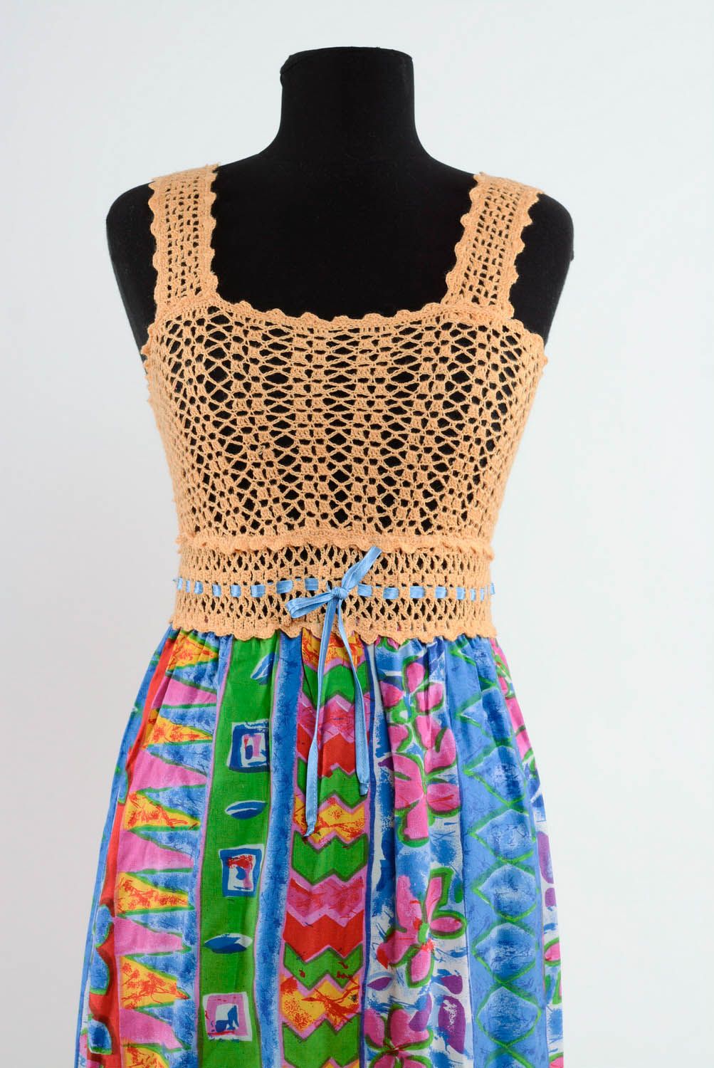 Robe multicolore en acrylique tricotée à main photo 2