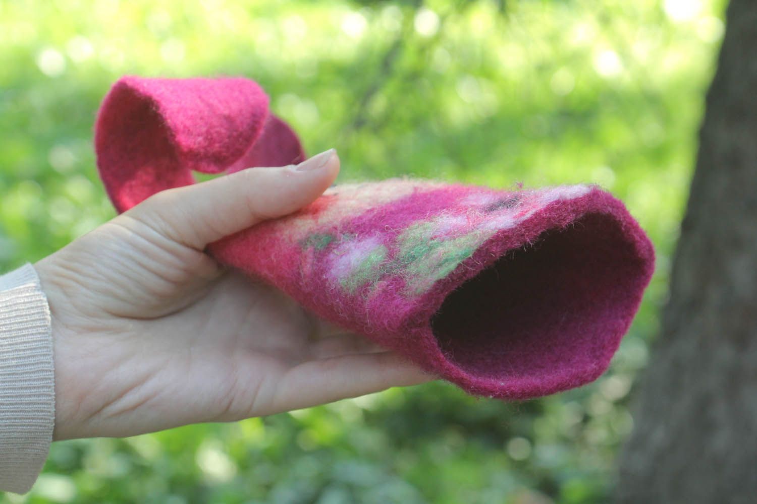 Brinquedo macio têxtil feito à mão de lã para decoração do interior de materiais naturais foto 5