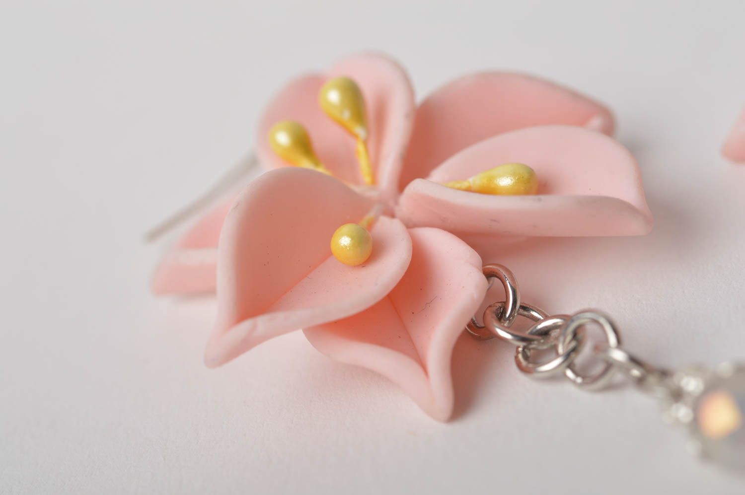 Boucles d'oreilles pendantes Bijou fait main fleurs roses délicates Cadeau femme photo 3