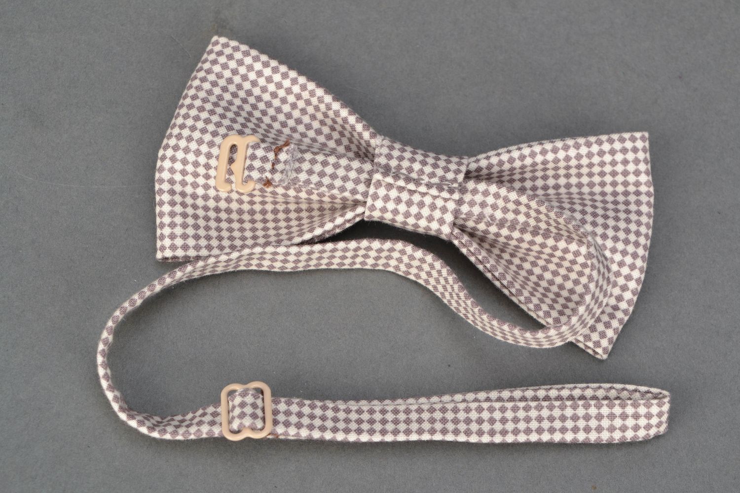 Cotton bow tie with brown rhombs photo 4