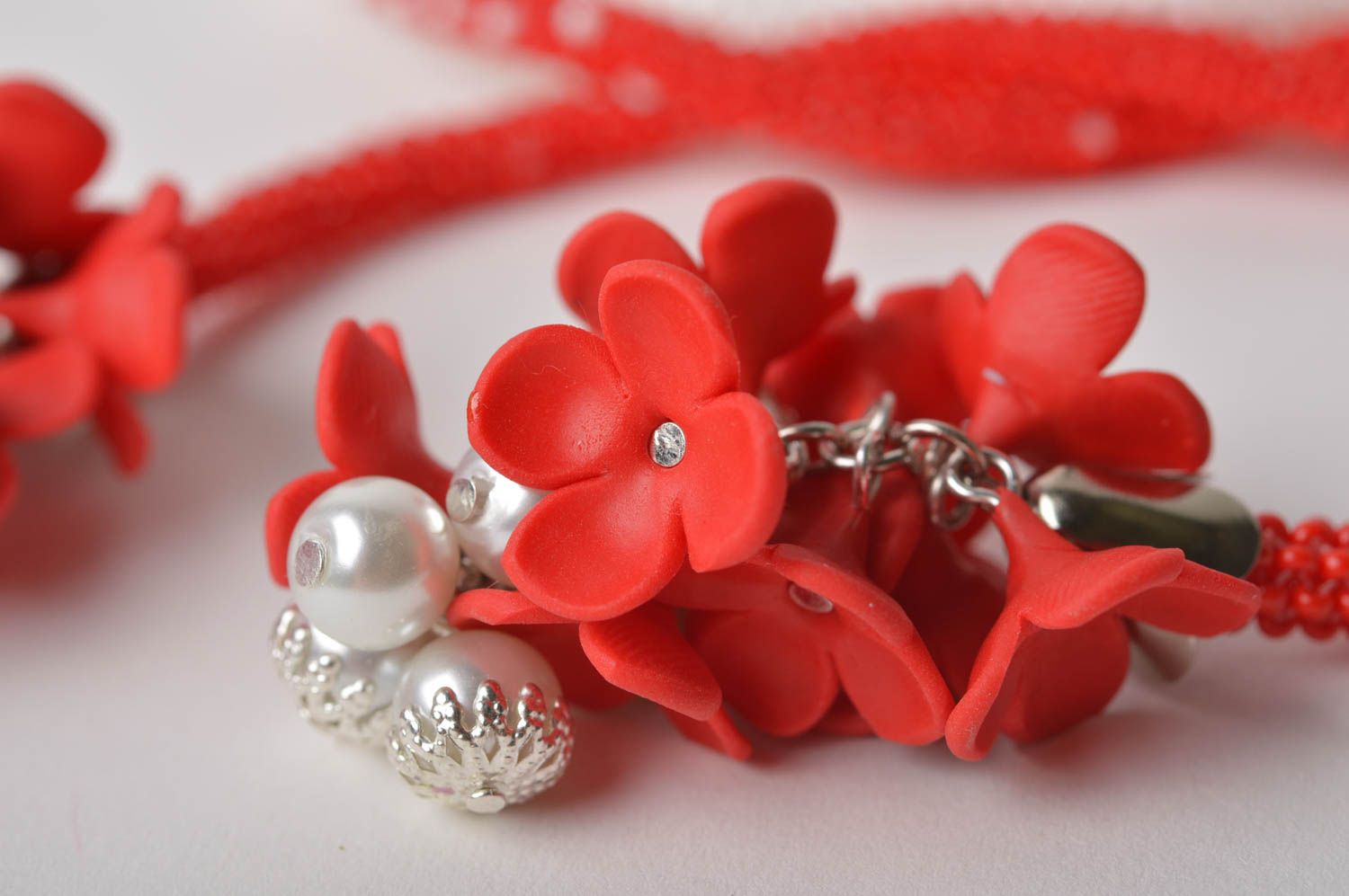 Long Collier lariat fait main en perles de rocaille blanc-rouge Cadeau femme photo 4