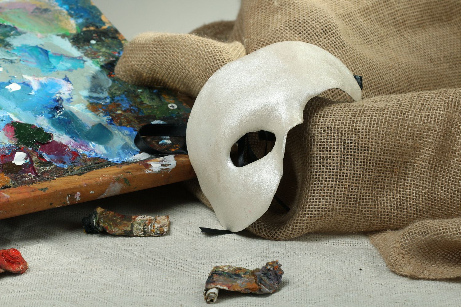 Máscara de papel maché Fantasma da Ópera foto 1