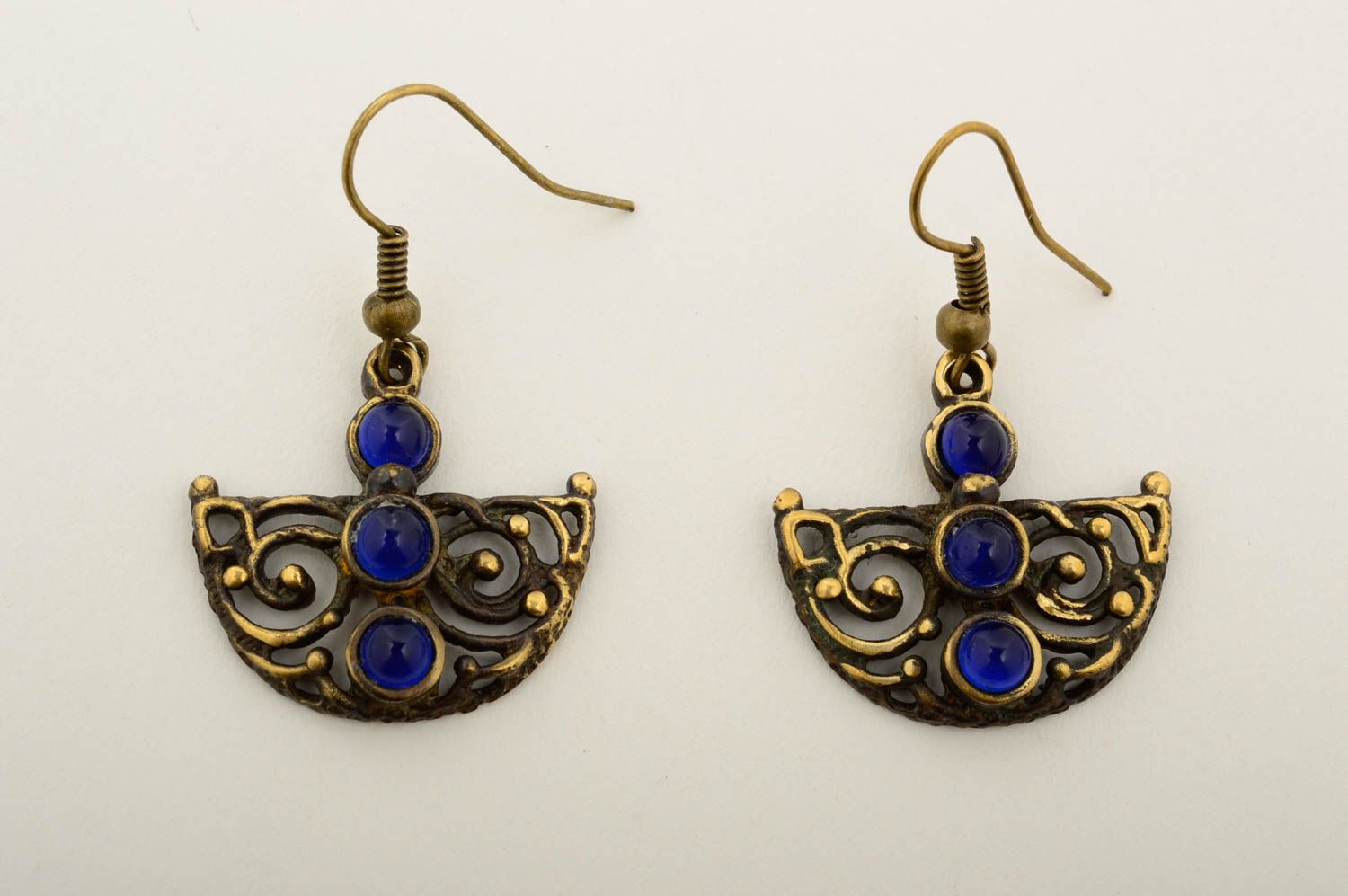 Boucles d'oreilles bronze Bijou fait main avec pierres bleues Cadeau femme photo 3