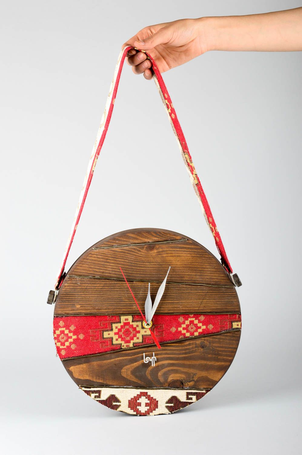 L'orologio di legno da parete fatto a mano stile originale elemento decorativo foto 1