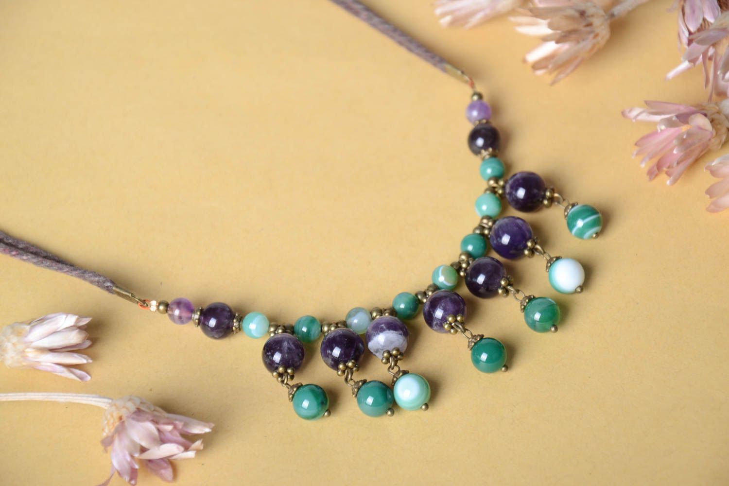 Collier pierres naturelles Bijou fait main vert violet Accessoire femme photo 1