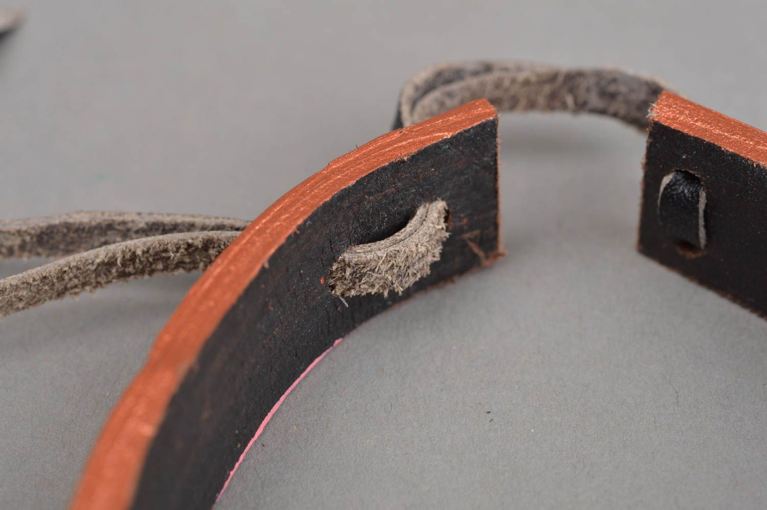 Brazalete artesanal e inusual pulsera de cuero hecha a mano regalo original foto 4