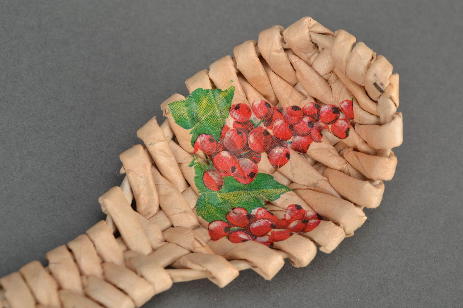 Cuchara decorativa de mimbre de papel con decoupage foto 3
