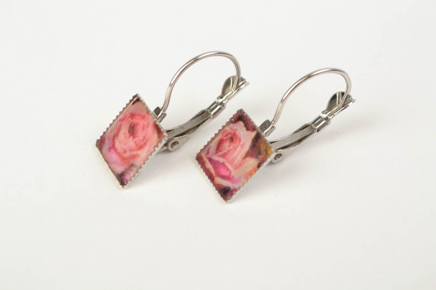 Boucles d'oreilles pendantes en servittage carrées faites main femme Roses photo 1