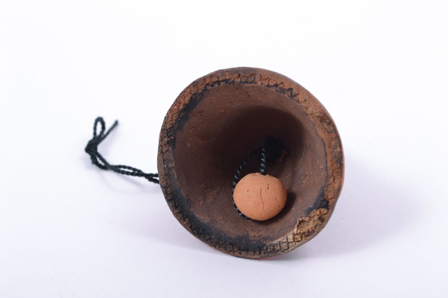 Petite cloche en terre cuite brune à motif couleurs acryliques faite main photo 4