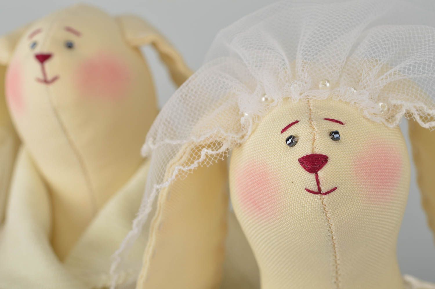 Jouets lapins faits main Doudous en tissu stylés Cadeau original Jeunes mariés photo 4