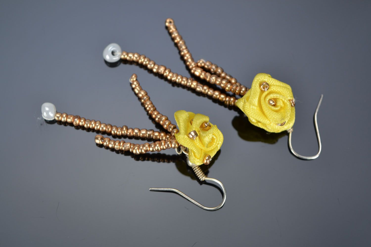 Длинные серьги из бисера и ткани Желтые розы фото 1