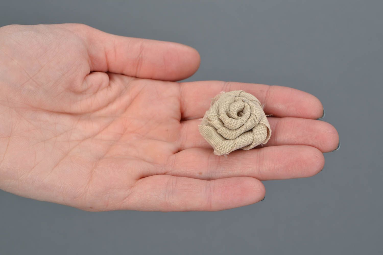 Handmade small beige fabric rose flower decoration for DIY brooch or hair clip photo 2
