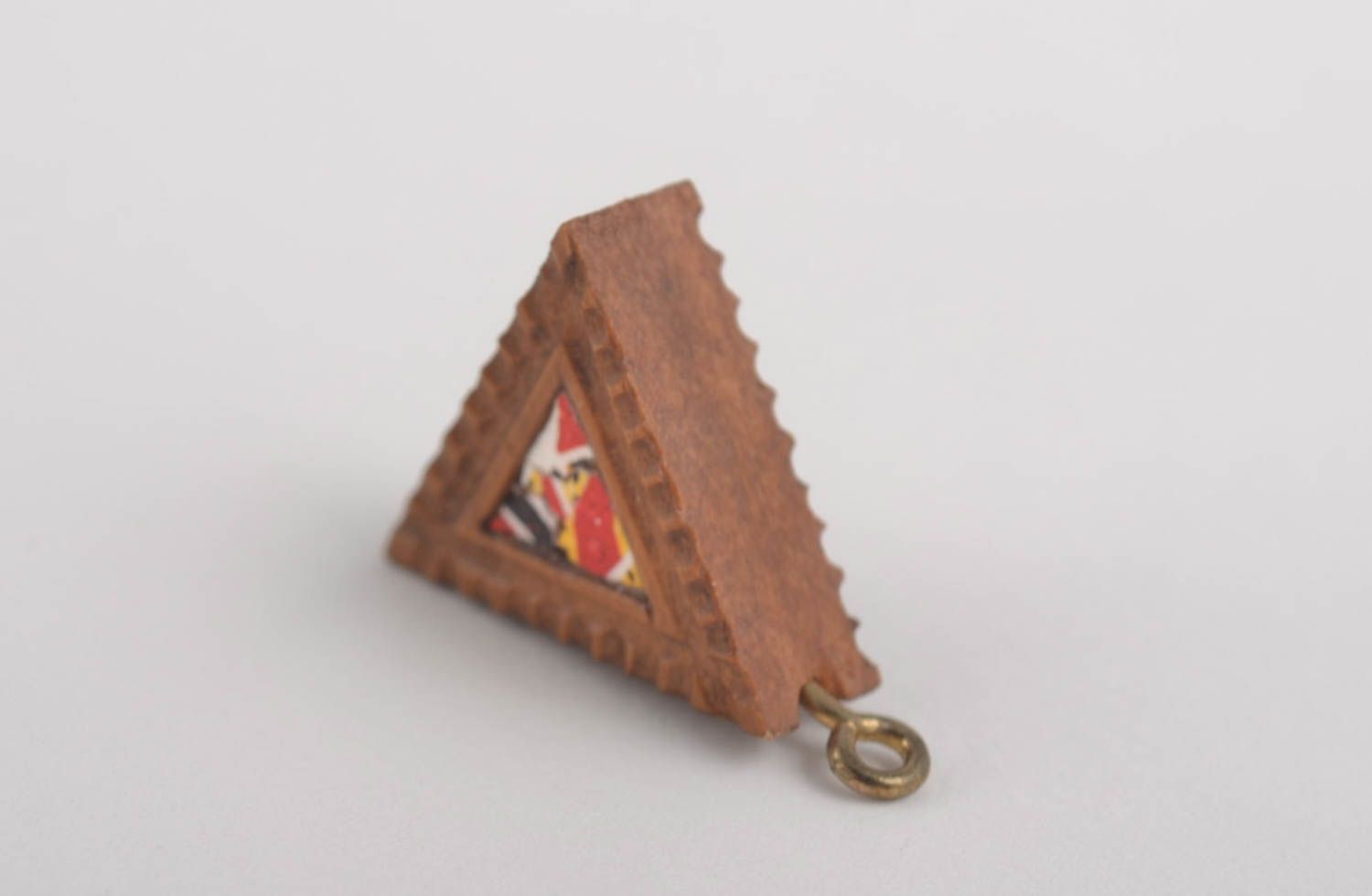 Pendentif triangle en bois Bijou fait main décoré de coquille Cadeau pour femme photo 3