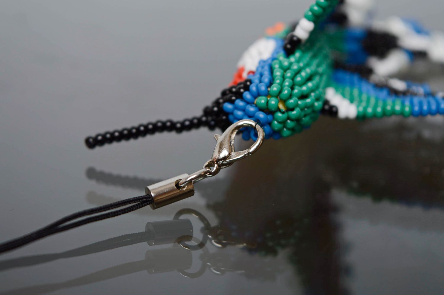Porte-clés en perles de rocaille fait main Colibri  photo 4