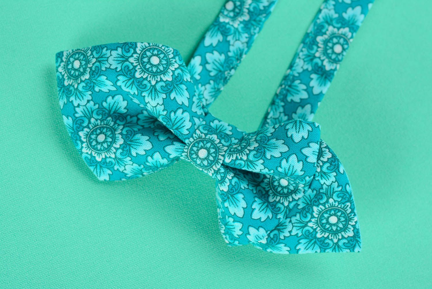 Aquamarine bow tie photo 3