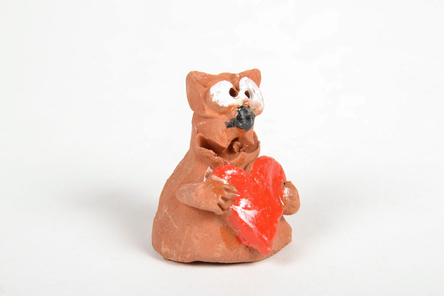 Figurine chat avec coeur en terre cuite  photo 2