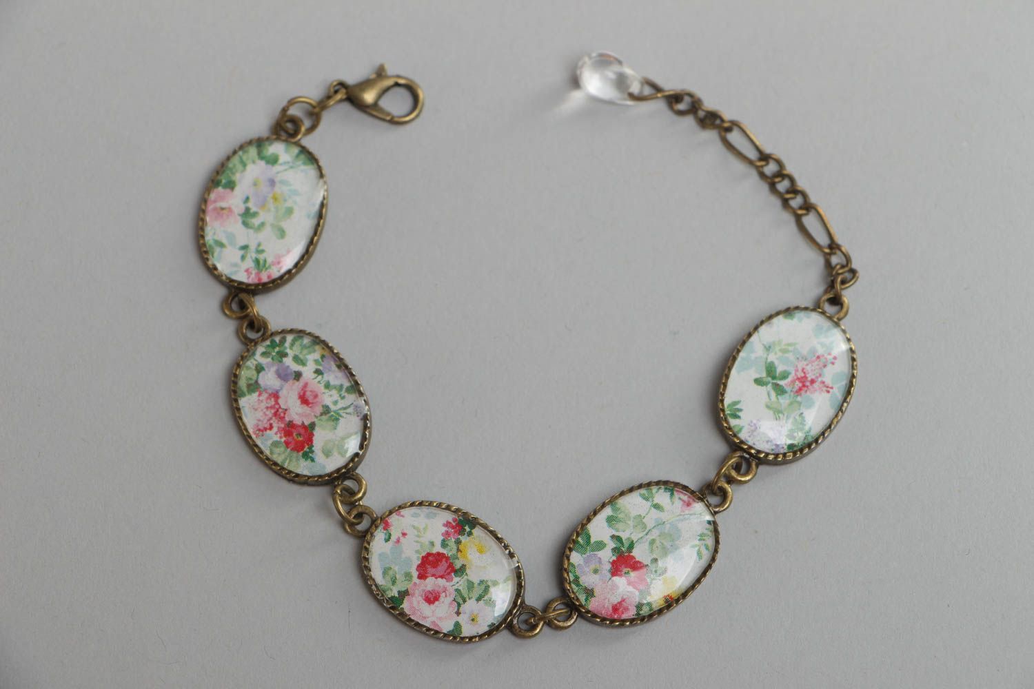 Handmade metal and glass glaze wrist bracelet with chain and flower pattern photo 2