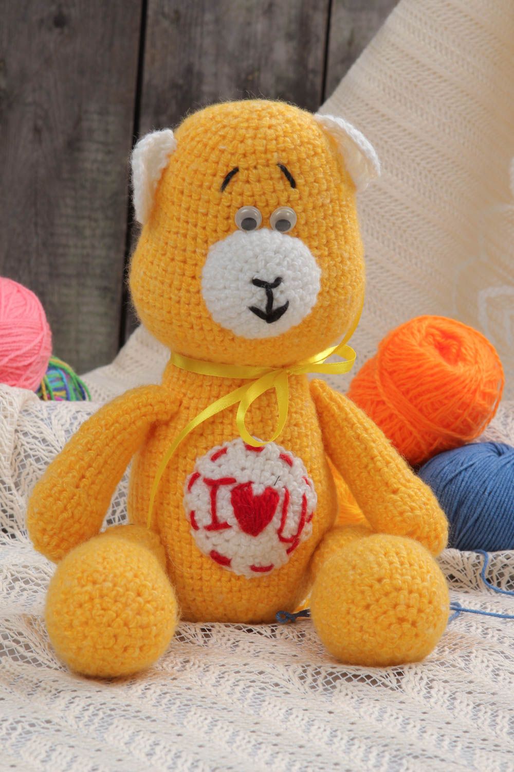 Jouet ours jaune fait main Peluche tricotée au crochet Décoration maison photo 1
